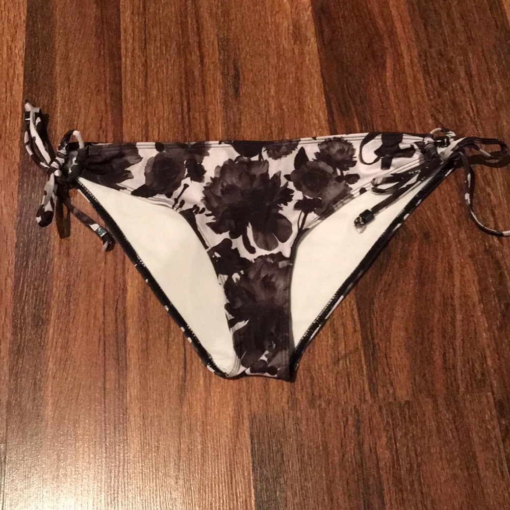 H&M bikini bottom